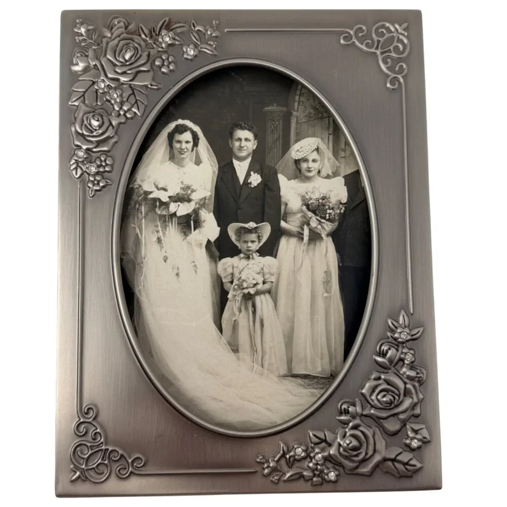 Vintage Pewter‎ Oval Photo Frame Floral Roses Cottage Style Tabletop Decor